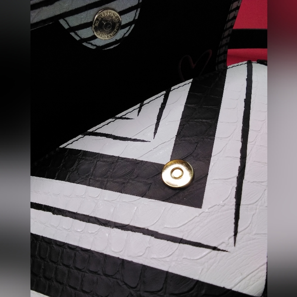 Victoria's Secret crossbody / clutch - Picture 6 of 9